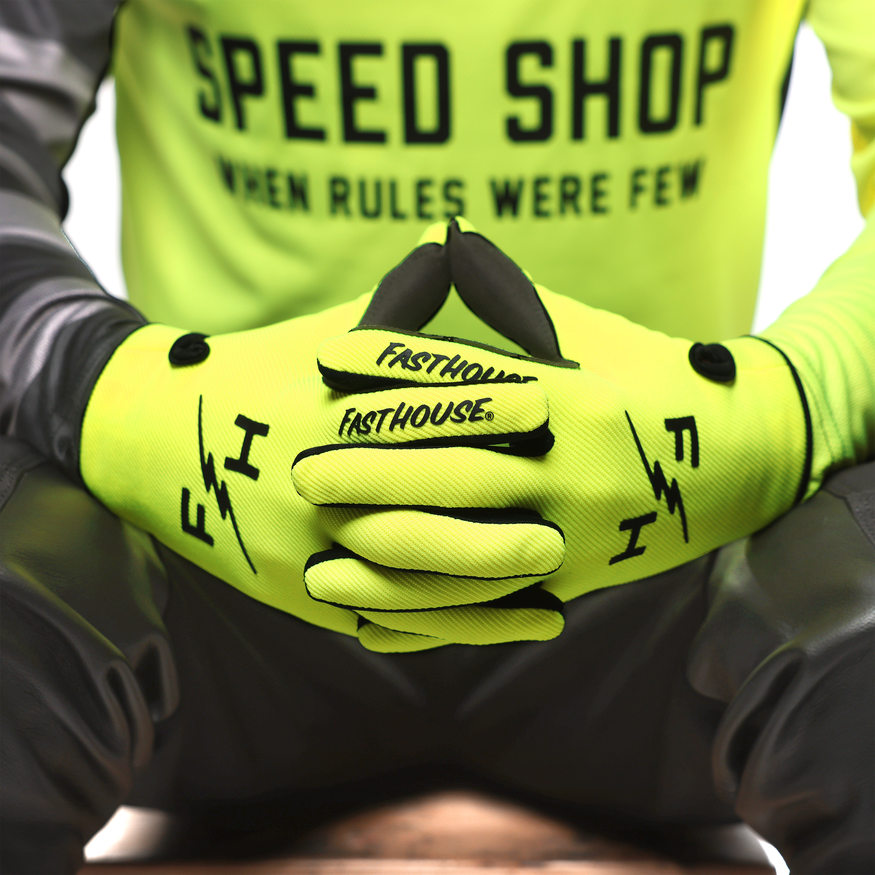 Carbon Eternal Glove - High-Viz_Detail